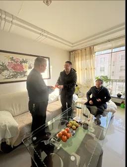 春節(jié)前夕酒泉市國(guó)資委領(lǐng)導(dǎo)看望慰問(wèn)敦煌種業(yè)老干部老黨員、困難職工